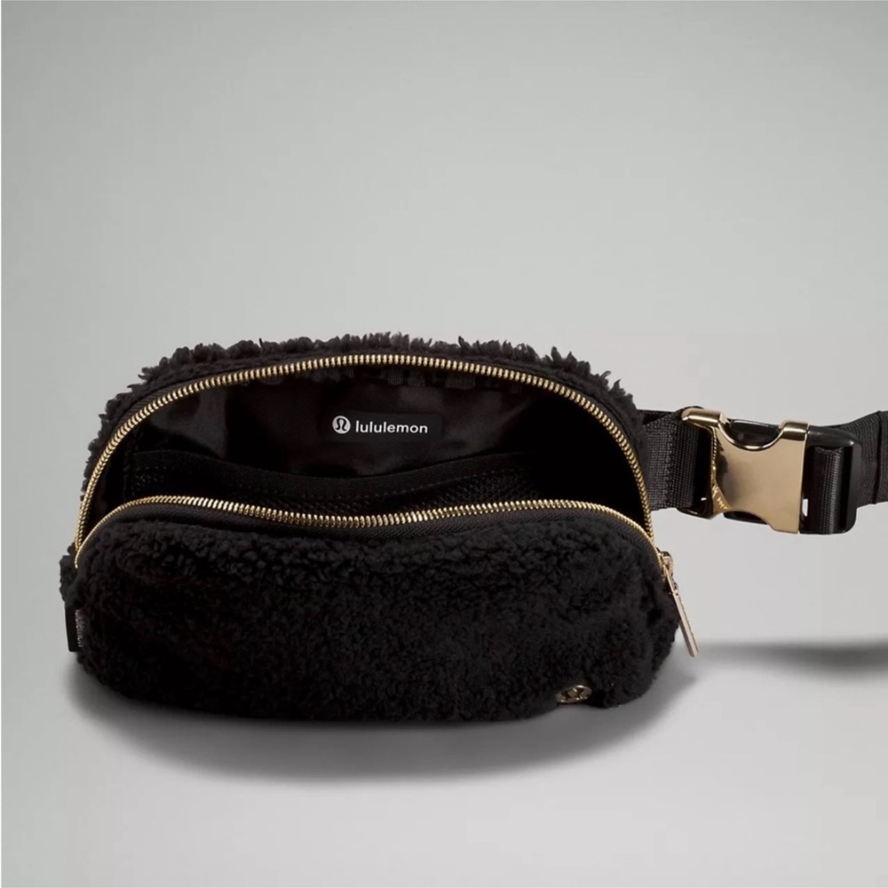 Lululemon Fleece Everywhere Belt Bag Black NWT